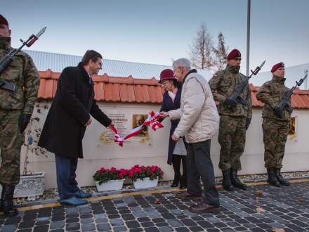 Odsłonięcie tablicy upamiętniającej ks. Mamicę